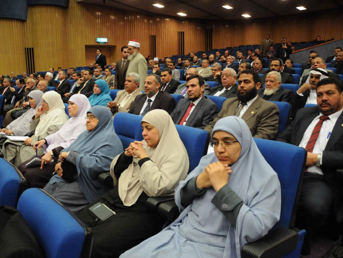 القوى الإسلامية رفضت مطالبات بتقليص حضور البرلمان في لجنة الدستور 
