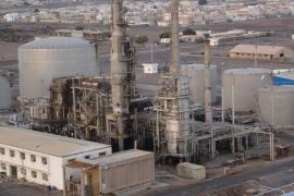 توقف كلي لمصافي عدن منذ سبتمبر الماضي يكلف اليمن 600 مليون دولار شهريا مقابل استيراد النفط (الجزيرة نت)