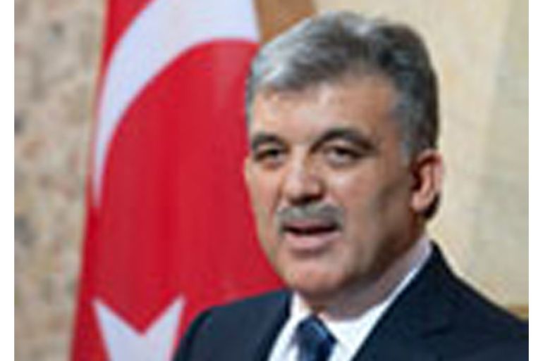 epa02466446 turkish president abdullah gul holds a speech during his visit in the federal palace of switzerland, on 25 november 2010. gul is on an official two-day state visit in switzerland. (وكالة الأنباء الأوروبية)