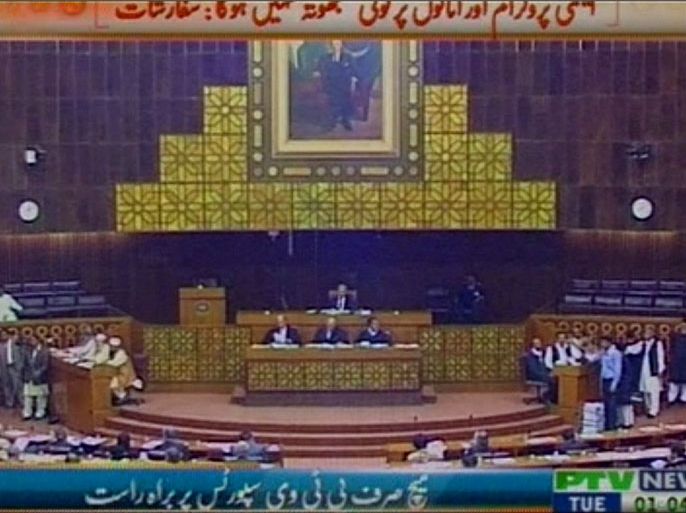 البرلمان الباكستاني يناقش العلاقات مع واشنطن