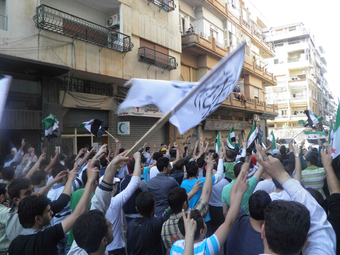 حمص ودمشق ودرعا شهدت مظاهرات مناهضة للنظام (رويترز)