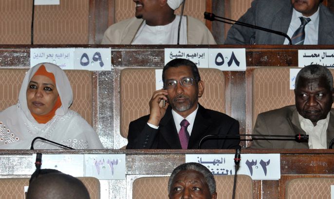 Sudanese MPs attend a parliament session in the capital Khartoum on April 16, 2012 to review a report on the situation in Heglig oil region. Sudan's parliament voted unanimously to brand the government of South Sudan an enemy, after southern troops invaded the Sudan's main oilfield. AFP