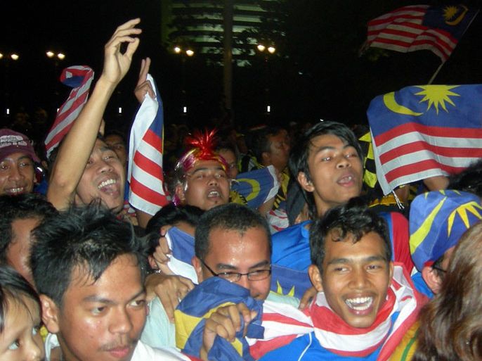 فرحة بالفوز - التلاعب بالمباريات يقلق الماليزيين - محمود العدم-كوالالمبور