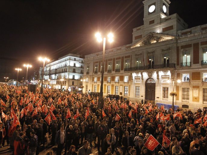 epa03163138 General view of the pickets gathering in the Puerta del Sol during the