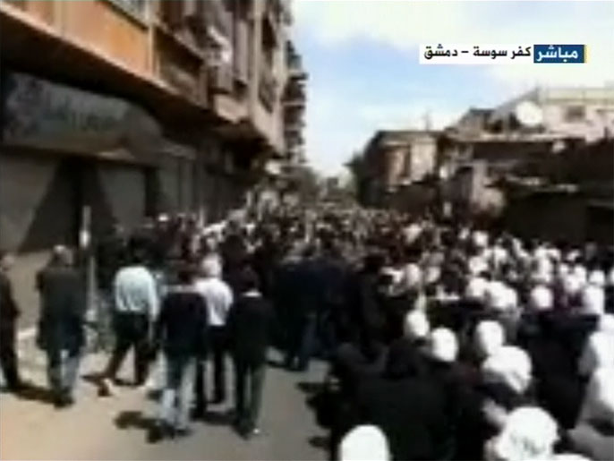 مظاهرة في حي كفرسوسة بدمشق لتشييع قتلى سقطوا الجمعة 