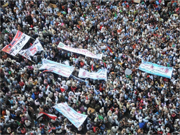 ‪‬ مئات آلاف المصريين تظاهروا احتجاجا على ترشح سليمان(الجزيرة)