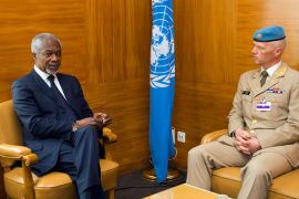epa03170864 Joint Special Envoy for Syria, Kofi Annan, (L) gestures next to Major-General Robert Mood, of Norway before a meeting at the European headquarters of the United Nations in Geneva, Switzerland, 04 April 2012. Major-General Mood will head the planning team that is expected to arrive in Damascus very soon, to discuss the modalities of the eventual