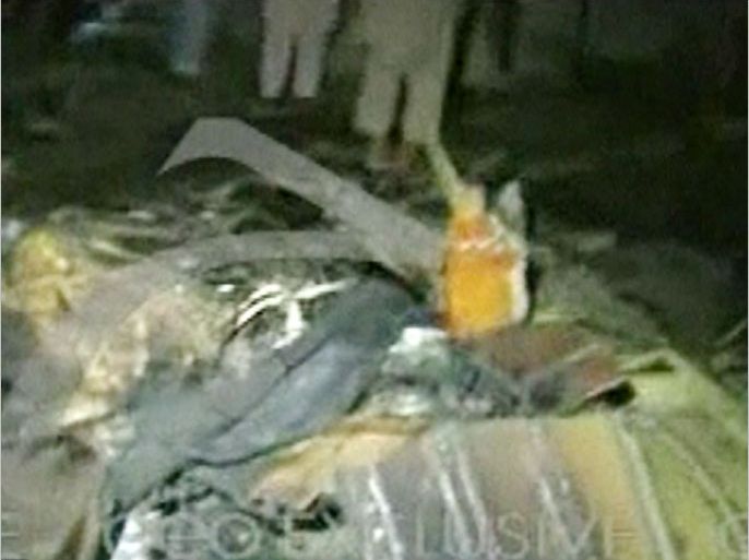 صورة تحطم طائرة ركاب باكستانية بوينغ سبعمئة وسبعة وثلاثون بالقرب من مطار