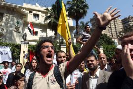 - Cairo, -, EGYPT : Egyptian protesters take part in a demonstration in front of the Saudi Arabian embassy in Cairo on April 24, 2012, calling for the release of Egyptians who have been detained in the kingdom, including Ahmed al-Gizawi who was arrested on April 17, upon his arrival to Saudi Arabia to perform the omra, a minor pilgrimage to Islam’s holiest sites in Mecca and Medina. Egypt has asked Saudi Arabia to say why it arrested Gizawi who is an Egyptian rights lawyer and activist on arrival at Jeddah airport. AFP PHOTO/KHALED DESOUKI