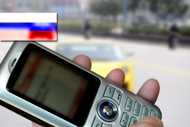 أقر أكثر من نصف قائدي السيارات الروس بقراءة وإرسال رسائل نصية عبر الهاتف المحمول أثناء القيادة