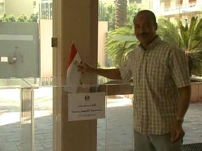 صورة من داخل السفارة المصرية بلبنان أثناء عملية التصويت في الإنتخابات الرئاسية