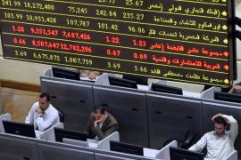 epa02985880 Brokers work at the Egyptian stock exchange in Cairo, Egypt, 30 October 2011. Egypt's benchmark EGX30 index inched up by 2.6 per cent. According to media sources on 28 October, financial analysts said Middle East stock markets stand to gain in the short term from the European debt deal that massively cuts Greece's debt. They expected Arab bourses to rally this week after several weeks of losses due to what they called hesitation on the part of European policymakers to adopt effective solutions. EPA/KHALED ELFIQI
