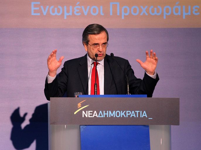 epa03236867 New Democracy party leader Antonis Samaras addresses to supporters during a pre-election rally in Athens, Greece on 26 May 2012. General elections in Greece are scheduled for 17 June 2012. EPA/ORESTIS PANAGIOTOU