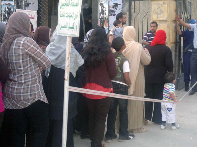 طوابير السيدات طغت على الرجال - الإسكندرية ثانى ايام التصويت فى الرئاسة