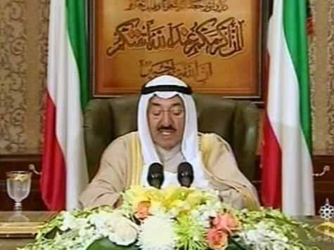 حكم المحكمة جاء بعد تعليق أمير الكويت عمل المجلس (الجزيرة)