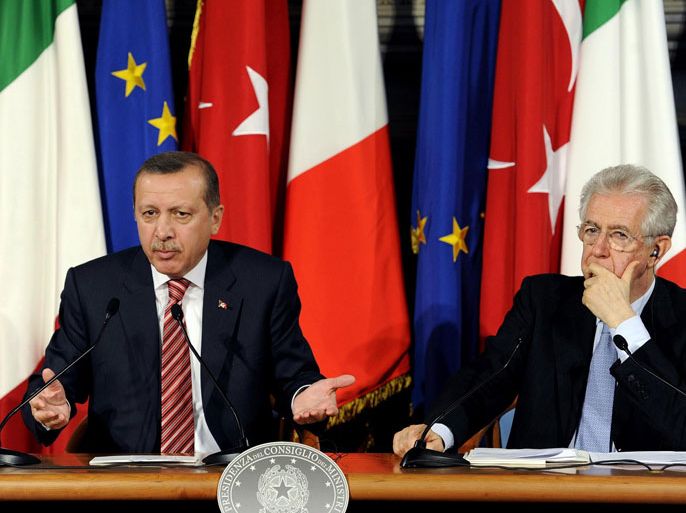 Italian Prime Minister Mario Monti (R) with his Turkish counterpart Recep Tayyip Erdogan in a press conference at Villa Madama after the Italy-Turkey summit in