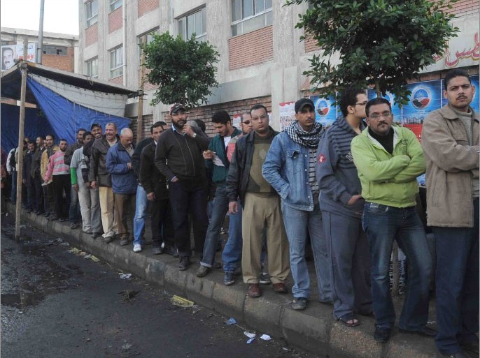 الانتخابات المصرية تشهد اقبال كبير من الناخبين .