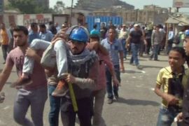 إشتباكات بين مجهولين ومعتصمين قرب وزارة الدفاع المصرية بالعباسية