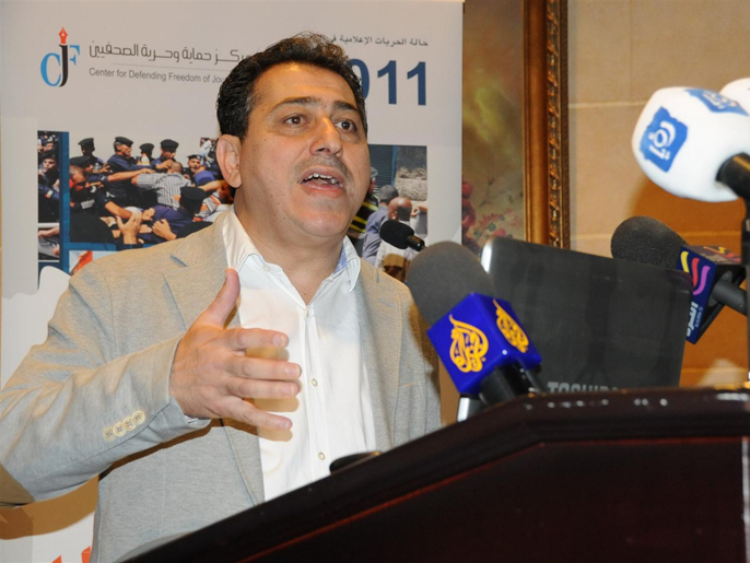 ‪نضال منصور: حرية الإعلام باتت تحت وطأة الهراوات‬ (الجزيرة نت)