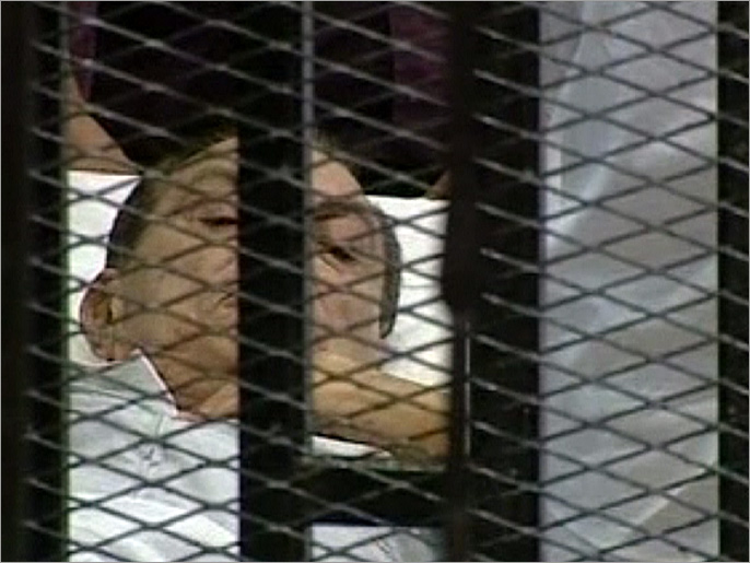 ‪السلطات المصرية رفضت طلب مبارك نقله إلى مركز طبي عسكري لتلقي العلاج‬ (الجزيرة)
