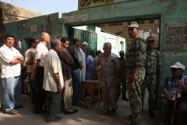الناخبون اصطفوا في طوابير طويلة للإدلاء بأصواتهم - صور متنوعة لعملية الاقتراع في مصر