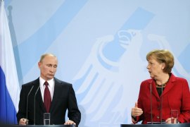 IW768 - Berlin, Berlin, GERMANY : Russian President Vladimir Putin (L) listens to German chancellor Angela Merkel during a press conference on June 1, 2012 at the Chancellery in Berlin, after a meeting for his first trip to Germany since returning as leader of Russia. The main topic of the meeting was the unrest in Syria, as Western powers attempt to persuade the Kremlin to drop its support for the regime of Bashir al-Assad.