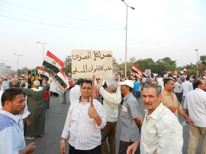 أنصار شفيق و"العسكري" يردون على التحرير