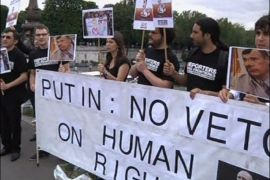 شارك العشرات في وقفة تضامنية مع ضحايا مجزرة الحولة في فرنسا