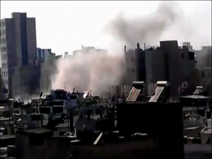 القصف مستمر منذ أيام على حمص وريف دمشق (الجزيرة)