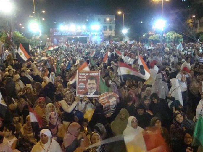 الحكم يعزز فرص مرسي في الرئاسة