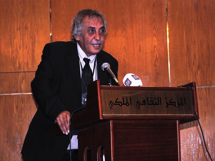تقرير - لماذا استقال مدير مهرجان "فوانيس" المسرحي - نادر عمران