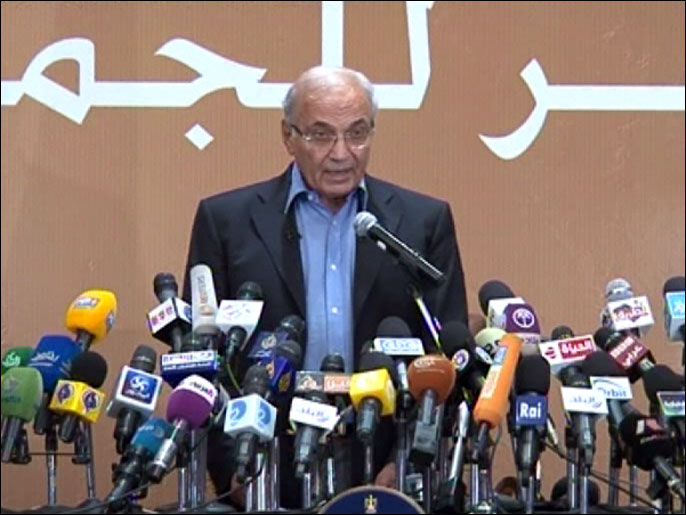 ‪شفيق قال إنه واثق من أنه سيكون رئيس مصر الشرعي‬ شفيق قال إنه واثق من أنه سيكون رئيس مصر الشرعي