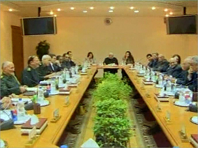 ‪المجلس العسكري اتفق مع ممثلي الأحزاب على معايير الجمعية التأسيسية للدستور‬ (الجزيرة)