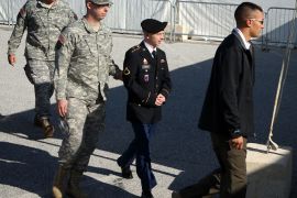 Fort Meade, Maryland, UNITED STATES : FORT MEADE, MD - JUNE 06: U.S. Army Private Bradley Manning (2nd R) is escorted during his arrival to military court on the first day of a three-day motion hearing June 6, 2012 in Fort Meade, Maryland. Manning, an Army intelligence analyst, has been accused of passing thousands of diplomatic cables and intelligence reports to the whistleblowing website WikiLeaks and faces 22 charges, including aiding the enemy. Manning returned to court to ask for a dismissal of 10 of the charges. Alex Wong/Getty Images/AFP== FOR NEWSPAPERS, INTERNET, TELCOS & TELEVISION USE ONLY ==