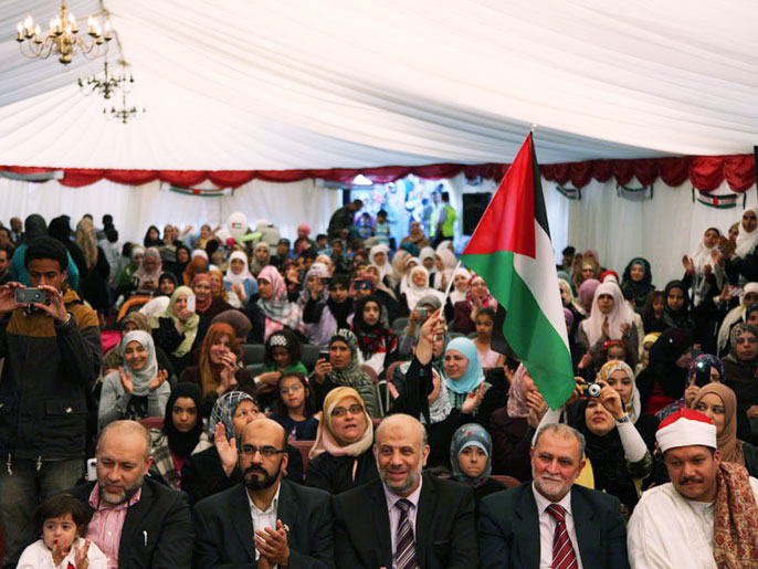 ‪جانب من الحضور في فعاليات يوم فلسطين الثامن في لندن‬ (الجزيرة)