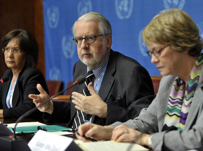 epa Chairperson Paulo Pinheiro (C) and Yakin Erturk (L) and Karen Abu Zayd (R) speak during a press conference about the Briefing by the members of the independent Commission of Inquiry on Syria to the Human Rights