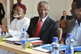 Chief African Union mediator and former South African president Thabo Mbeki (C), AU mediator and former Nigerian president Abdulsalami Abubakar (L) and Burundi’s former president Pierre Buyoya (R) take part in the opening of border security talks between Sudan and South Sudan in Addis Ababa on June 4, 2012. Delegations from Sudan and South Sudan have been holding talks in the Ethiopian capital following heavy clashes last month that took the foes to the brink of all-out war.. Defence ministers from Sudan and South Sudan met today to discuss border security issues. A May 2, 2012, United Nations report called for a swift resolution on a number of outstanding disputes between Khartoum and Juba, including border demarcation and how to split oil revenues.AFP PHOTO/JENNY VAUGHAN
