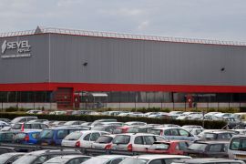 (FILES) - A file picture taken on June 10, in the northern city of Lieu-Saint-Amand, shows a car park at French car maker PSA Peugeot Citroen's Sevelnord site. The head of the Sevelnord factory announced on July 11, 2012 in Hordain, northern France, a draft agreement which provides for the transfer of 50% of shares owned by Fiat to PSA Peugeot Citroen "no later than December 31, 2012". AFP PHOTO / PHILIPPE HUGUEN