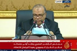 محمد سعد الكتاتني لدى استئناف مجلس الشعب جلساته بعد قرار رئيس الجمهورية