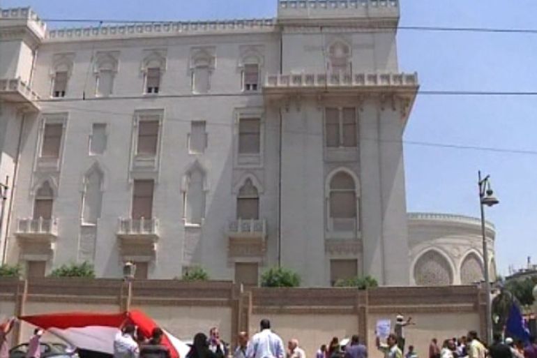 إنتقال مظاهرات الاحتجاج إلى أسوار الرئاسة المصرية