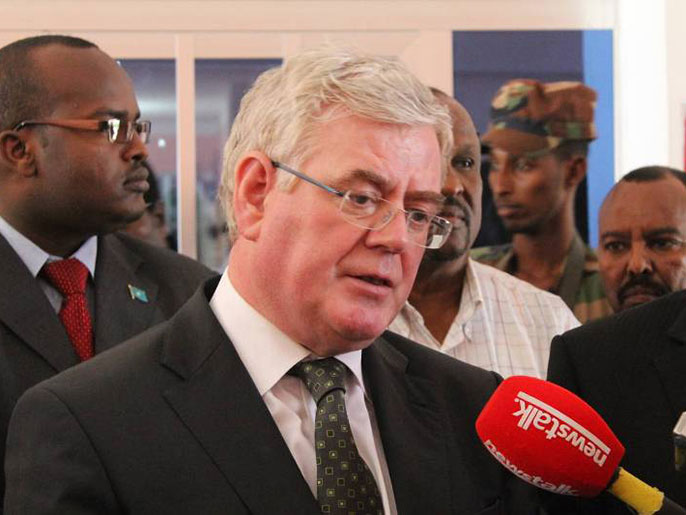 ‪جيلمور أكد بمؤتمر صحفي دعم أيرلندا للصومال‬ (الجزيرة نت)