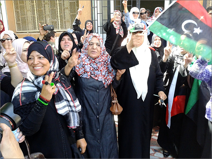 ‪نساء ليبيا قلن إن التصويت ليس إلا رمزا لهذا العرس الذي ينبغي أن يعم كل ليبيا‬ (الجزيرة)