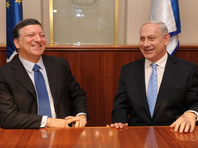 European Commission President Jose Manuel Barroso (L) meeting with Israeli Prime Minister Benyamin Netanyahu in