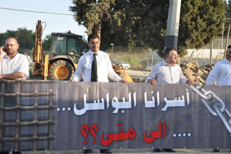 محامون يعتصمون قبالة معتقل مجدو يدعون لتدويل قضية الأسرى