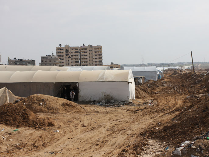 سلطات غزة أخلت الأنفاق ومنعت التهريب فيها بشكل مؤقت حتى لا يهرب أشخاص (الجزيرة)