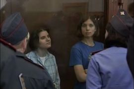 الحكم بالسجن على فتيات فرقة بوسي رايت في روسيا