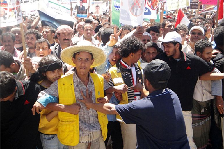 ثوار اليمن يطالبون بإطلاق معتقلي شباب الثورة