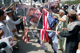 SM223 - Kabul, -, AFGHANISTAN : Afghan demonstrators burn US flags and photos of actors and actresses who took part in the film Innocence of Muslims during a protest in Kabul on September, 20, 2012.