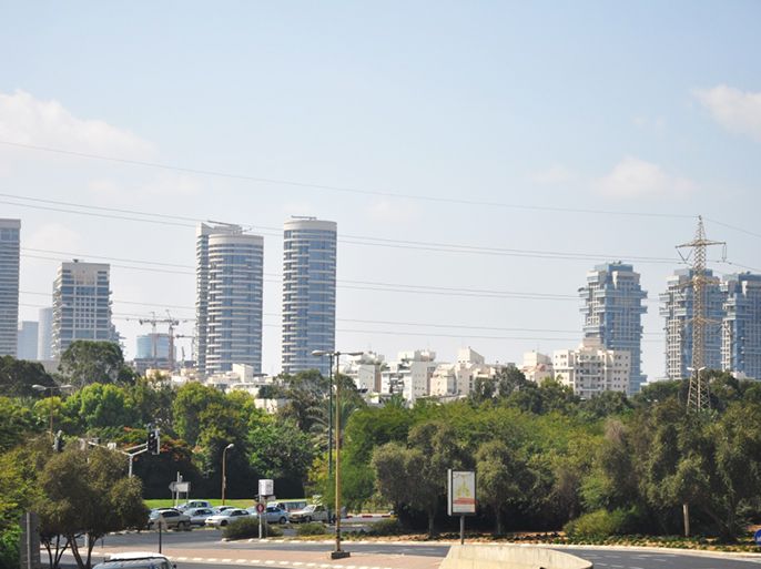 أبراج تجارية وسط تل أبيب تضم عشرات شركات "الفوركس" الإسرائيلية التي تركز نشاطها بالعالم العربي والخليج