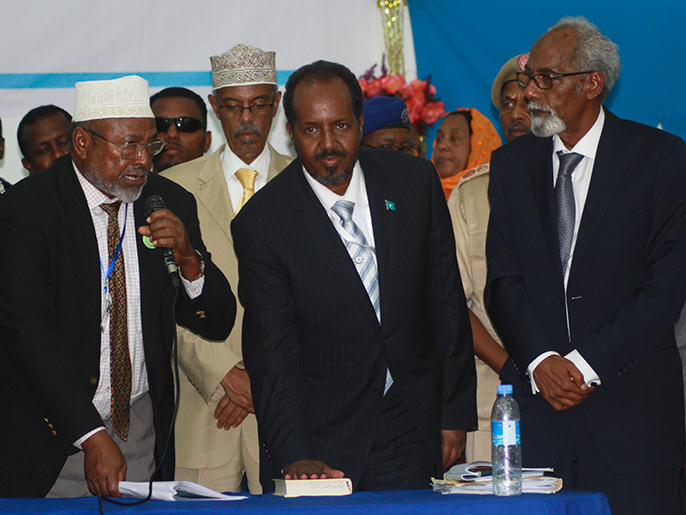 حسن شيخ محمود (وسط) انتخب هذا العام رئيسا جديدا للصومال 